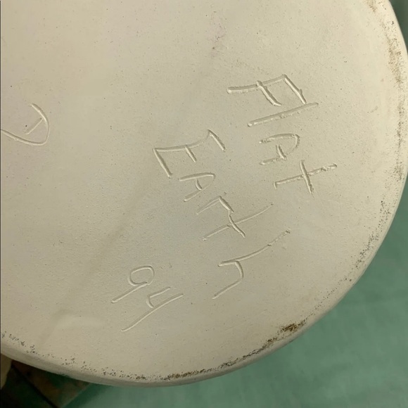 ⭐️Flat Earth Pottery Santa Pitcher Sponge Red Bkue Green 1994 - Picture 9 of 10